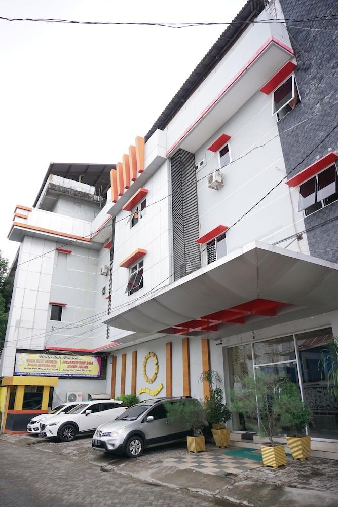 Hotel Mangga Dua Makassar Bagian luar foto