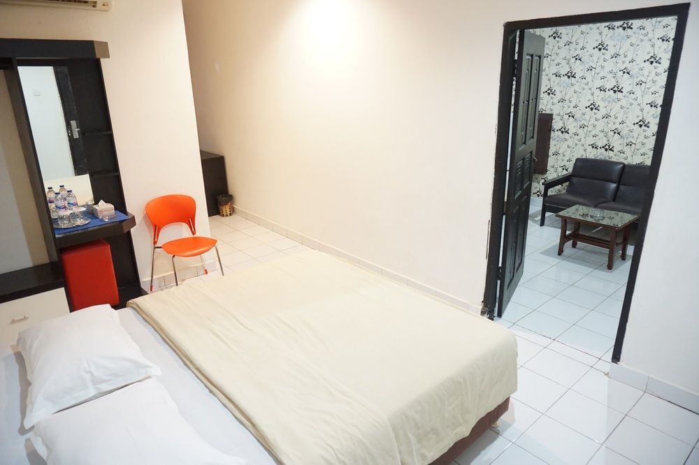Hotel Mangga Dua Makassar Bagian luar foto