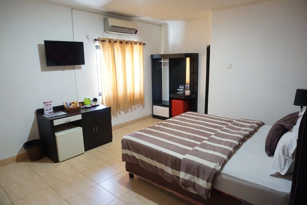 Hotel Mangga Dua Makassar Bagian luar foto