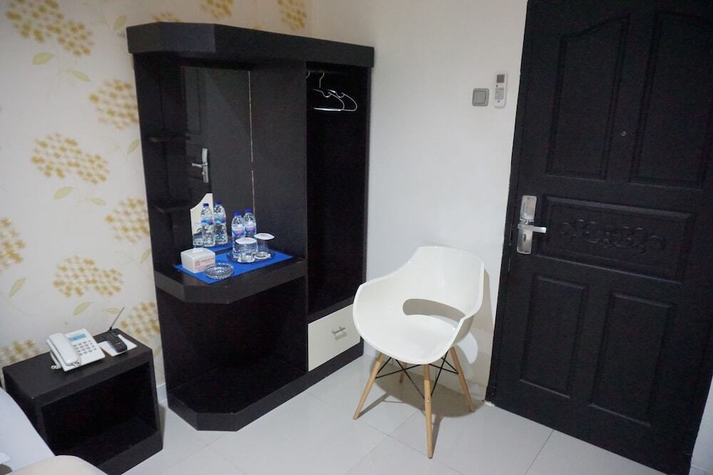 Hotel Mangga Dua Makassar Bagian luar foto