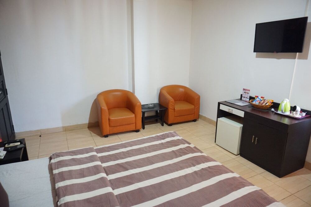 Hotel Mangga Dua Makassar Bagian luar foto
